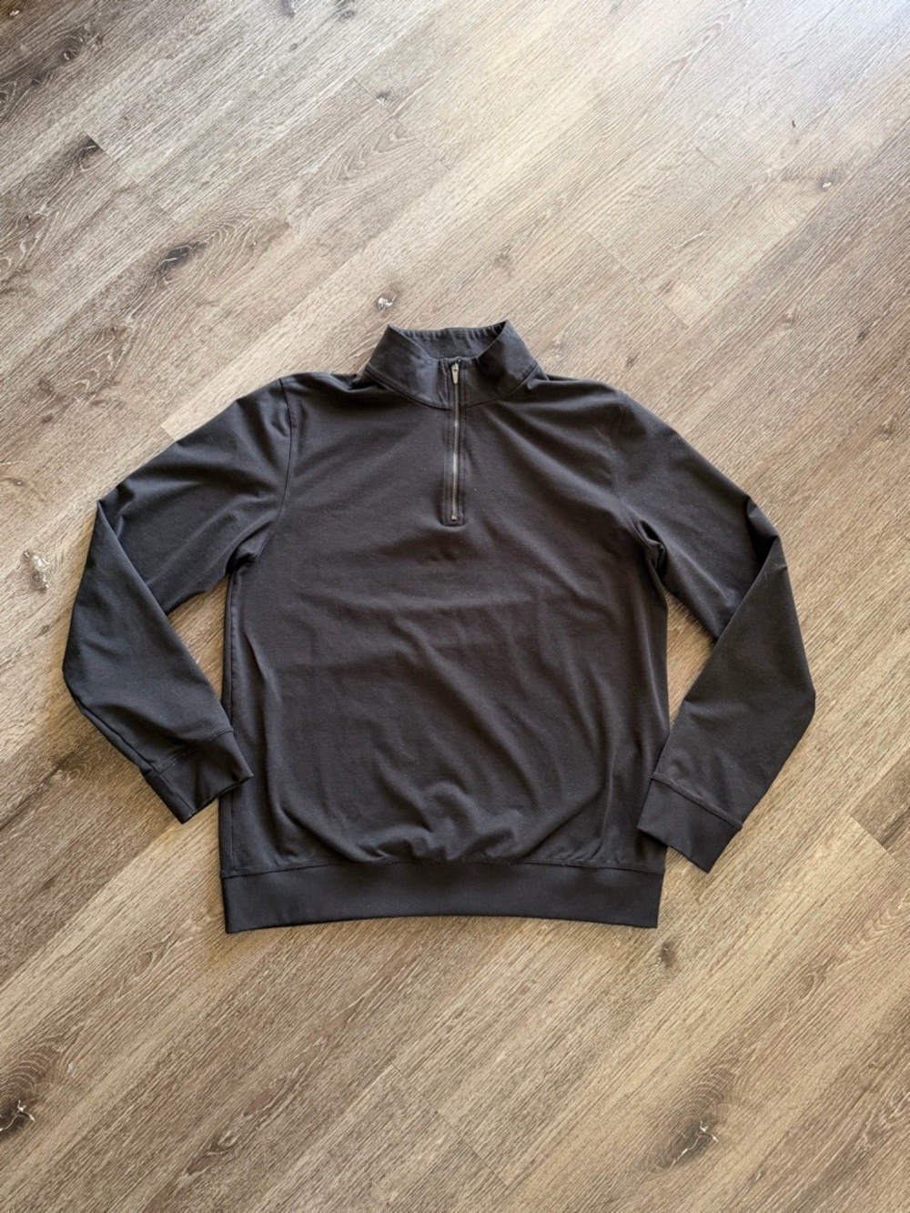 Vuori Men's Zip Mock Neck Pullover - Charcoal